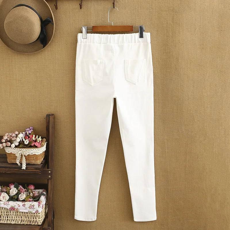 Chic White Trousers for Versatile Outfits-2